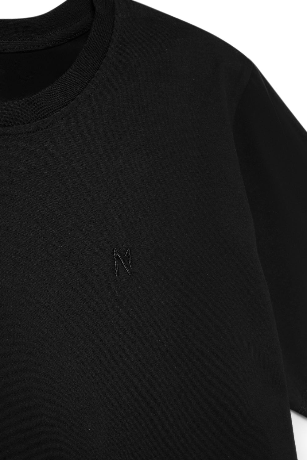 Nici Tee Black/Black - ONE New York